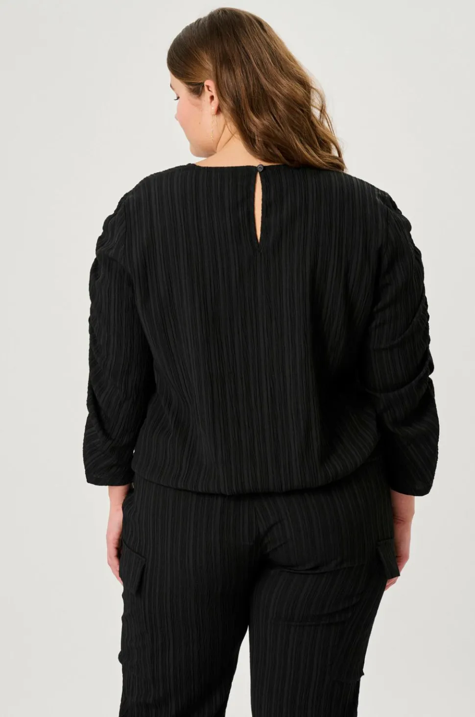 ADIA Top