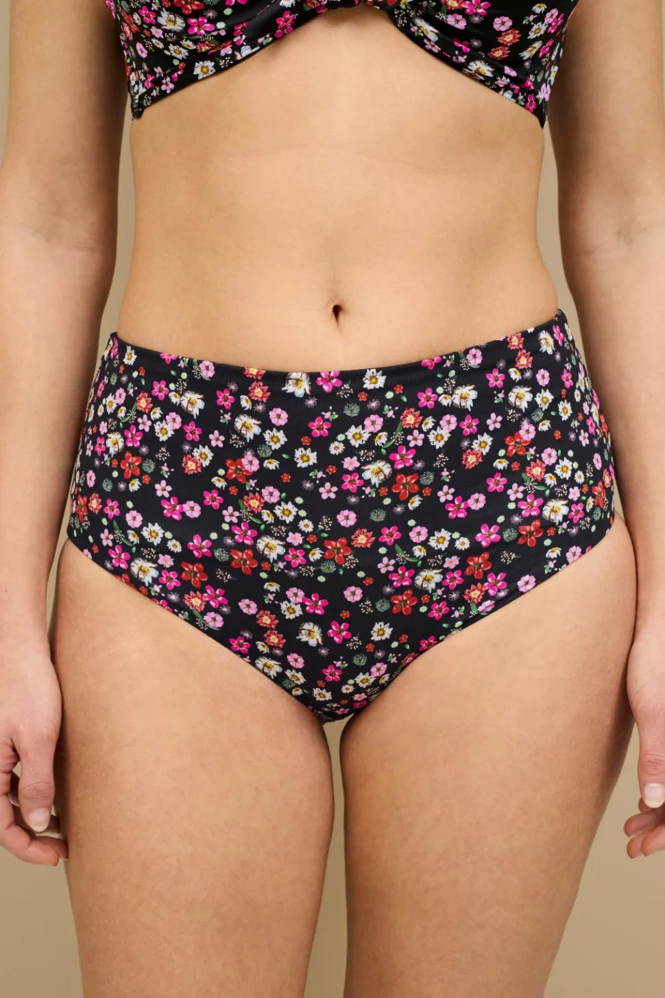 Ellos Collection Høj, helt foret bikinitrusse