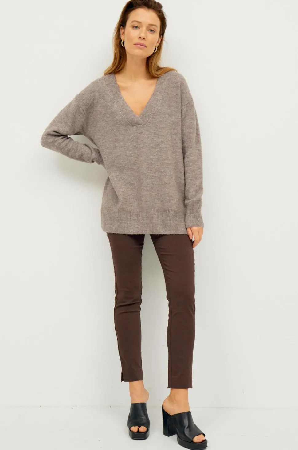 Ellos Collection Jumper i længere model med v-hals