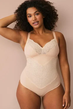 Ellos Plus collection Shapingbody med blondedetaljer - medium støtte