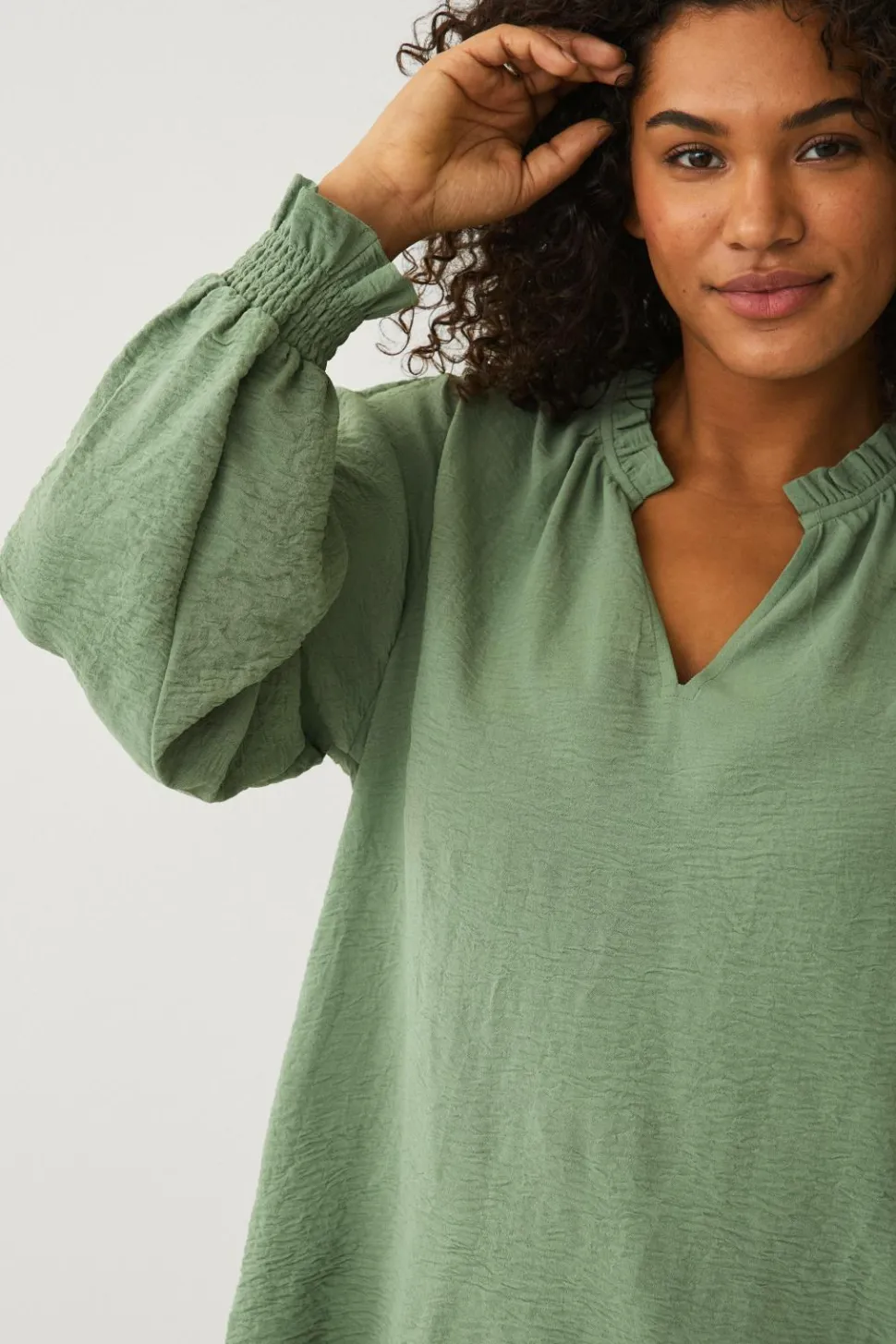 Ellos Plus collection Bluse med v-formet halsudskæring
