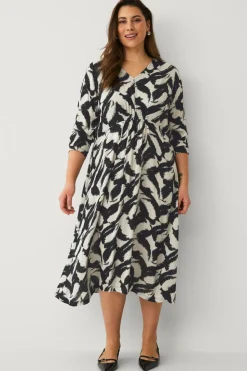 Ellos Plus collection Kjole med v-hals