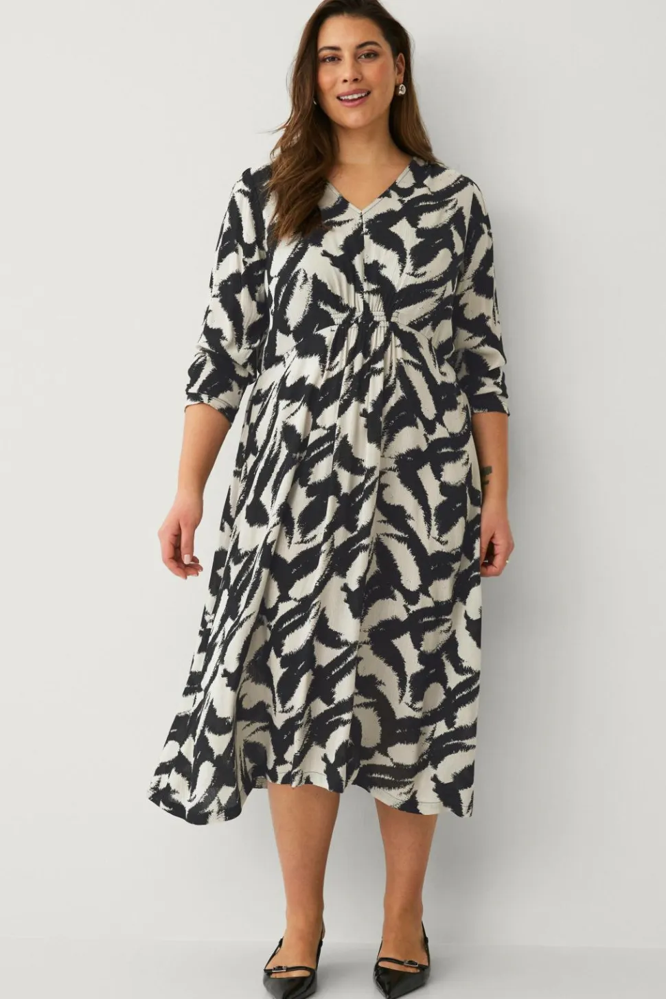Ellos Plus collection Kjole med v-hals