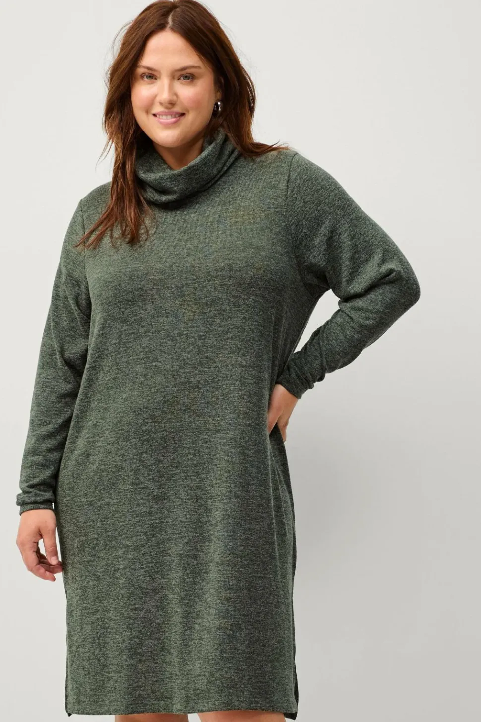 Ellos Plus collection Strikket kjole med turtleneck
