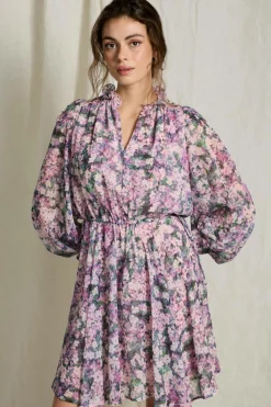 Joelle Kort chiffon kjole med justerbar talje