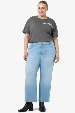 Noisy May Curve Jeans nmNine LW Ank Straight Jeans AZ432