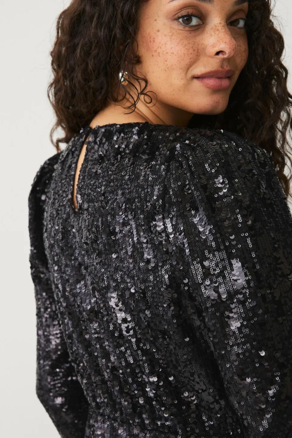 Selected FEMME Kjole slfAri-Colyn LS Short Sequins Dress